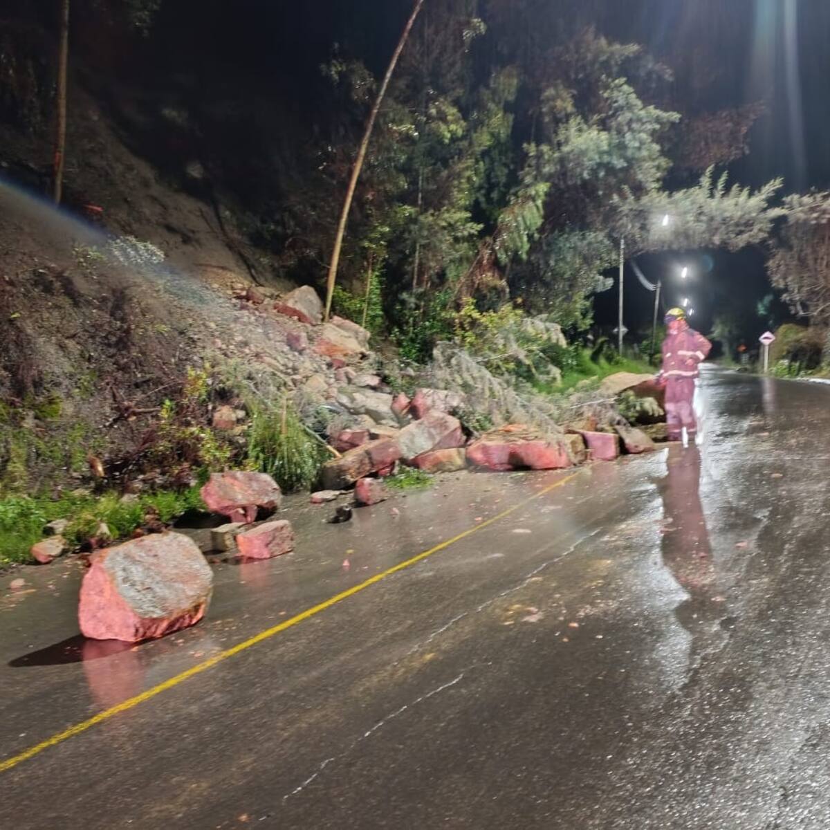 Emergencia por deslizamiento en la vía Tabio-Cajicá en Cundinamarca