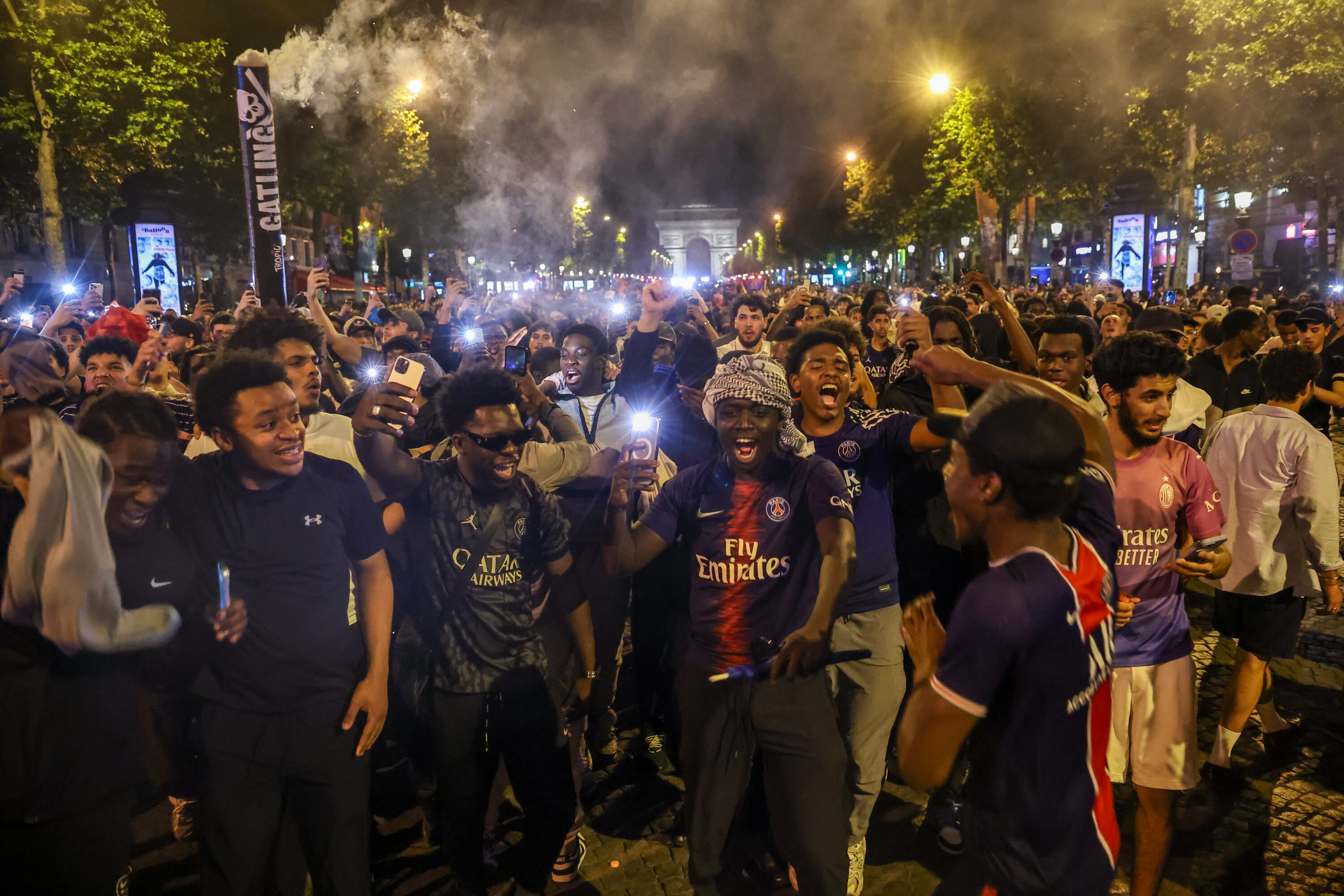 Ministro de Justicia de Francia pidió penas más fuerte por distrubios por la victoria del PSG EFE/EPA/CHRISTOPHE PETIT TESSON