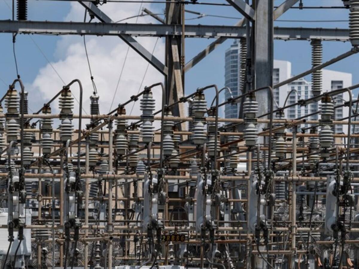 Habitante de calle murió tras tratar de retirar cables en subestación eléctrica en Bogotá