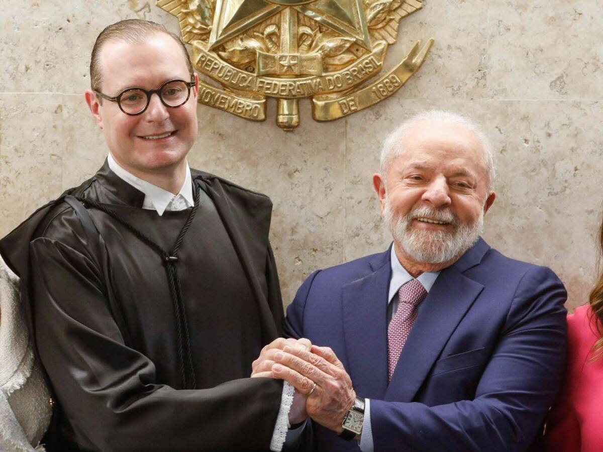El antiguo abogado de Lula asume como nuevo miembro de la Corte Suprema de Brasil