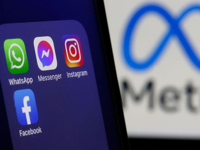 Logotipos de las aplicaciones, WhatsApp, Messenger, Instagram y Facebook pertenecientes a la empresa Meta(Photo illustration by Chesnot/Getty Images)
