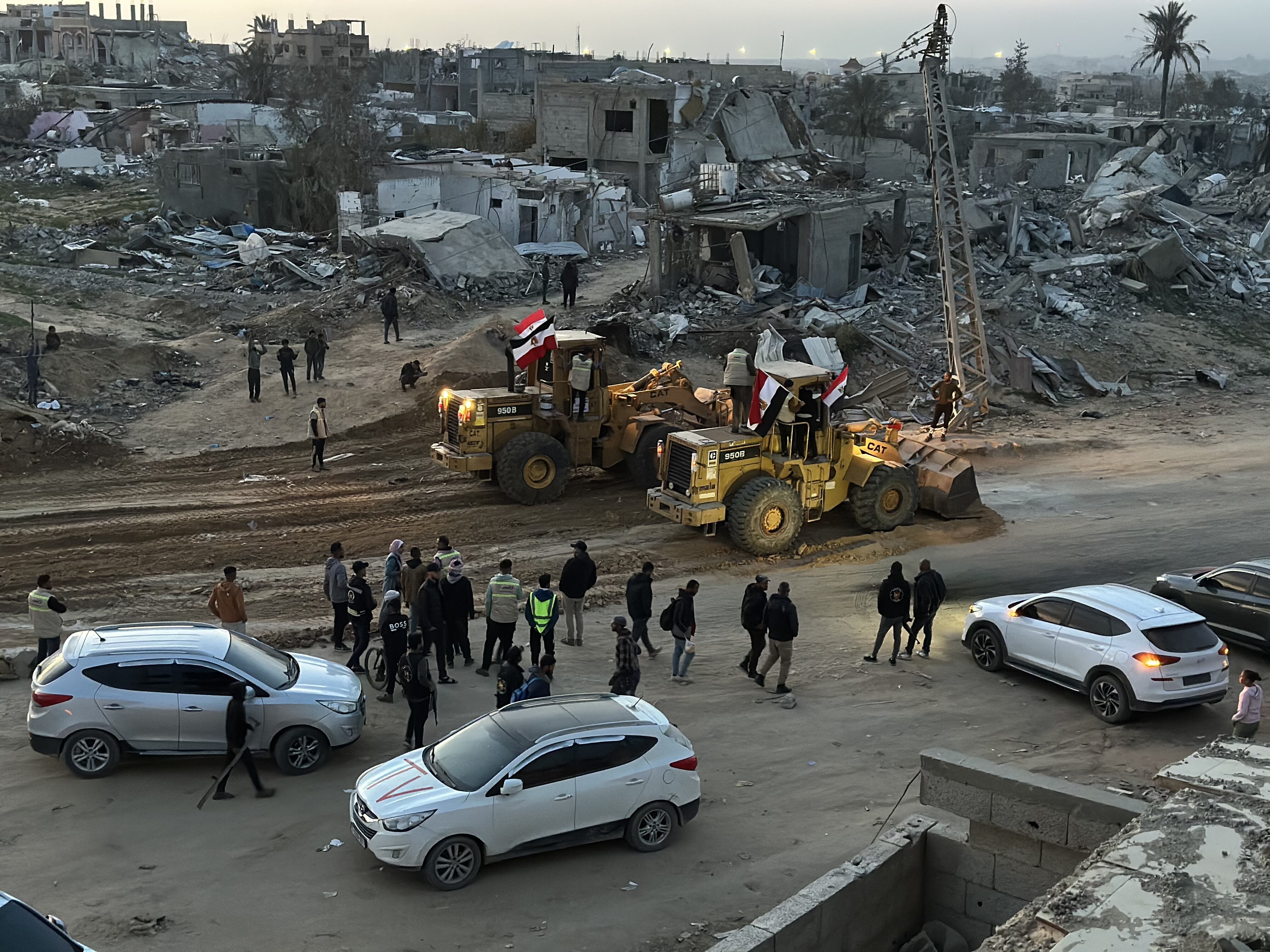 Equipo de construcción en Gaza duarnte el alto el fuego. FOTO: Doaa Albaz/Anadolu via Getty Images