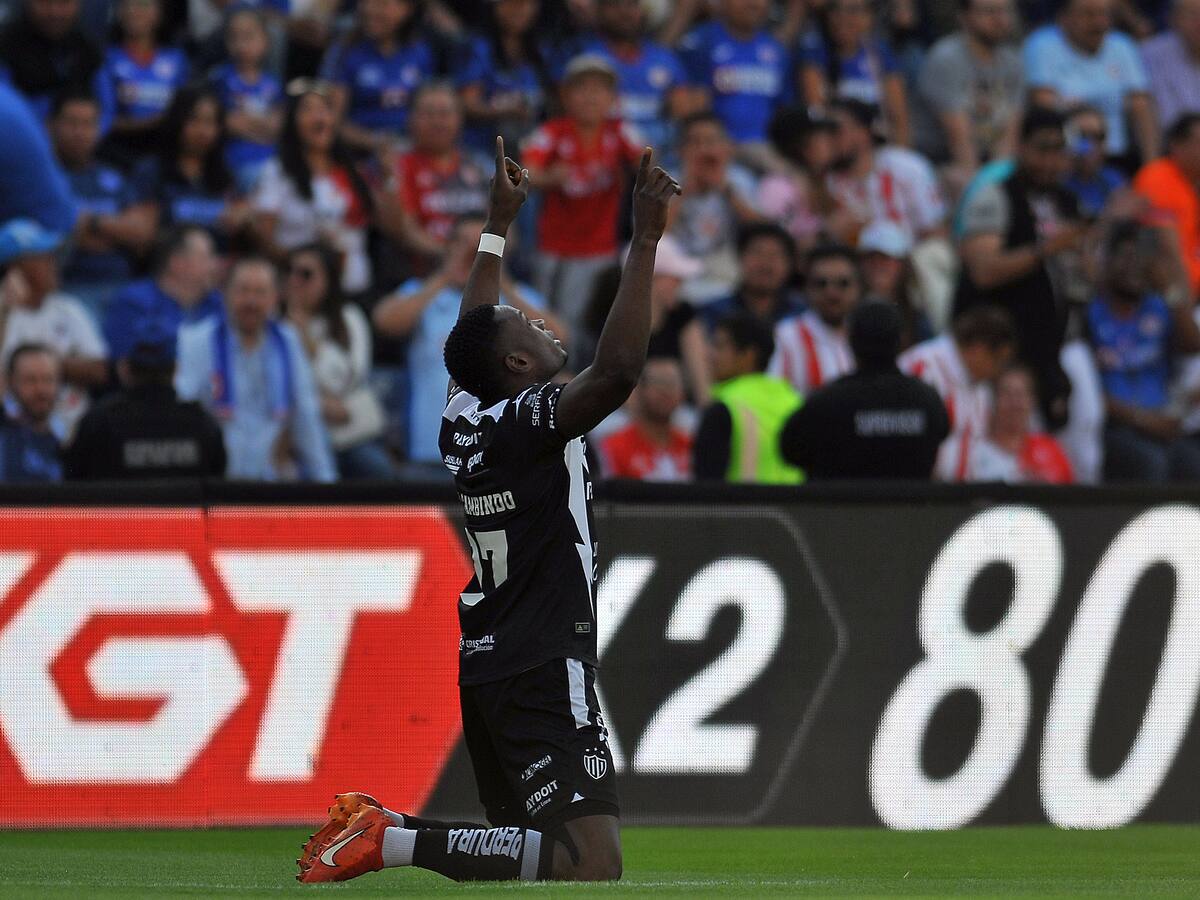 ‘Se la picó': así fue el gol de Diber Cambindo a Kevin Mier en el Necaxa vs. Cruz Azul