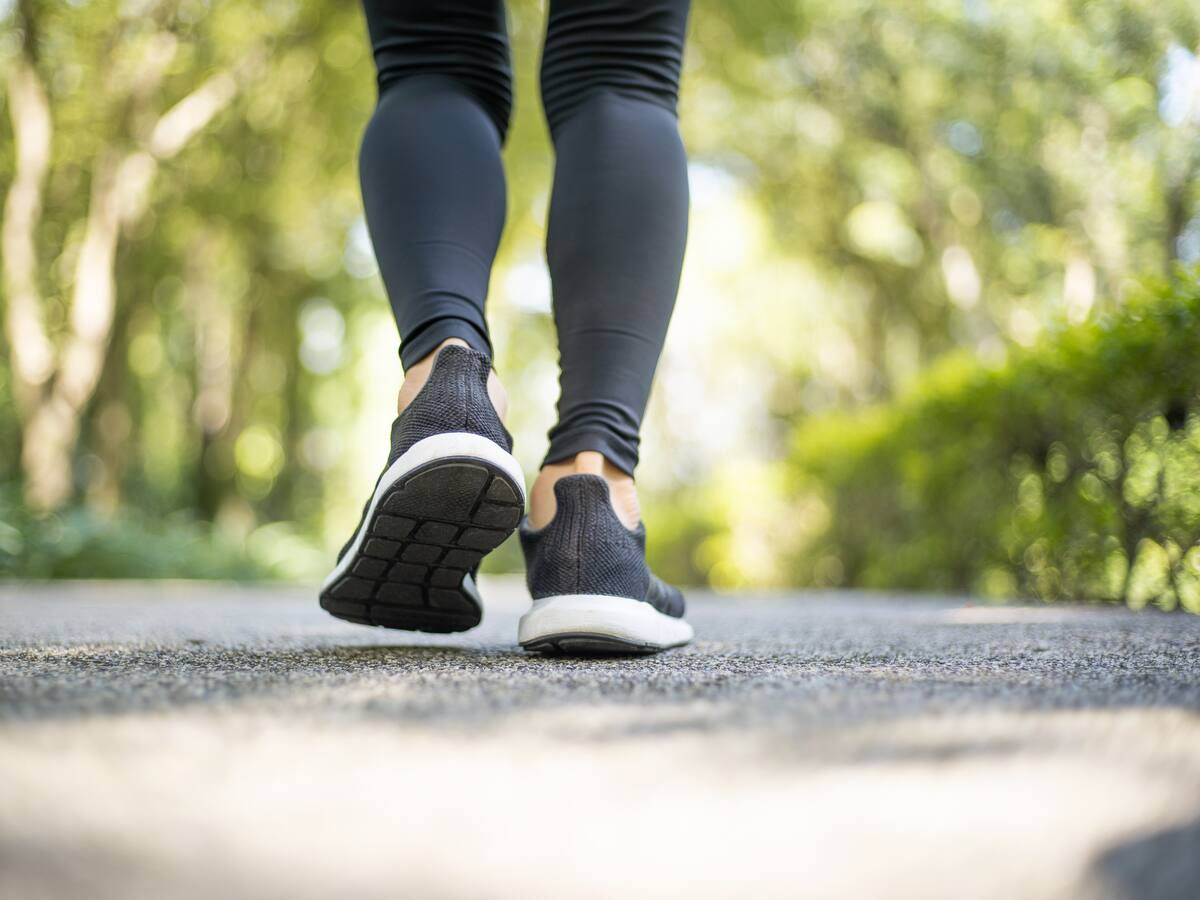 ¿Cuántos pasos hay que caminar al día por salud? Esto recomiendan los expertos