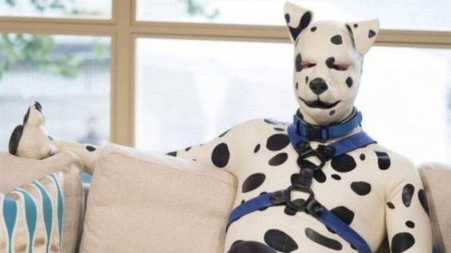 El curioso caso del hombre que se cree un perro dálmata. Foto: Captura de Youtube
