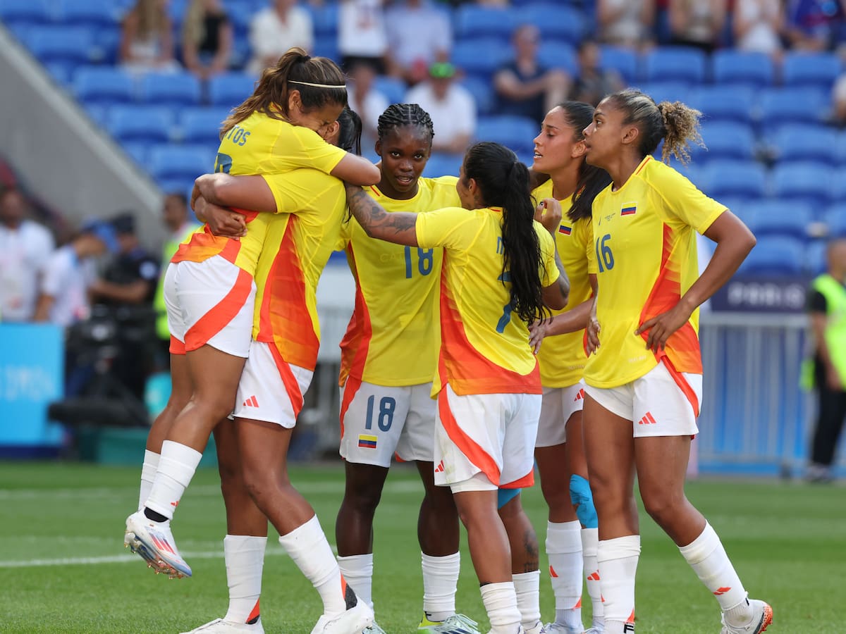 Selección Colombia femenina clasificó a cuartos de final a pesar de perder 0-1 con Canadá