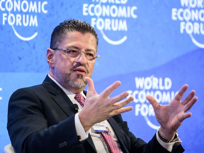 Rodrigo Chaves, presidente de Costa Rica, conversó con Iván Duque desde el Foro Económico Mundial