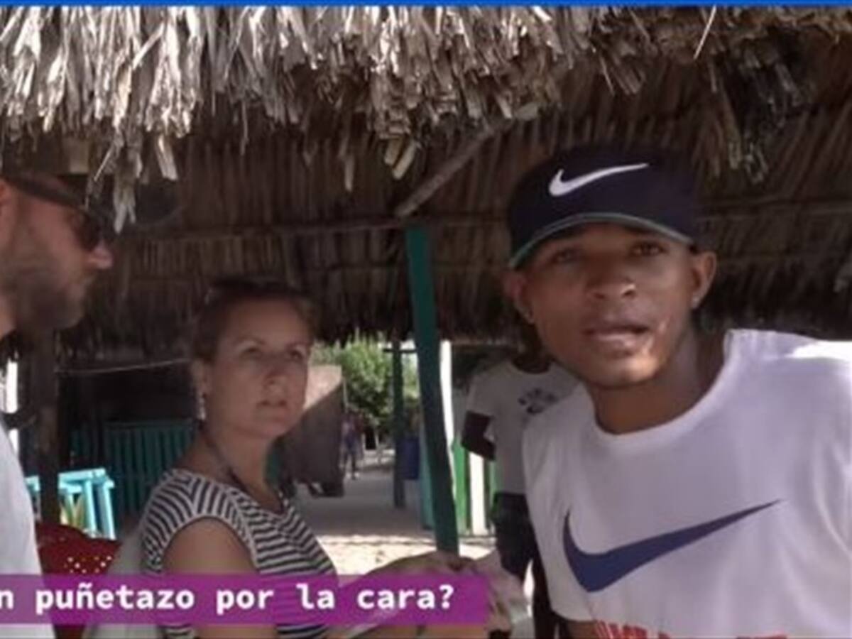A extranjeros les cobraron $250.000 por diez cervezas en la playa