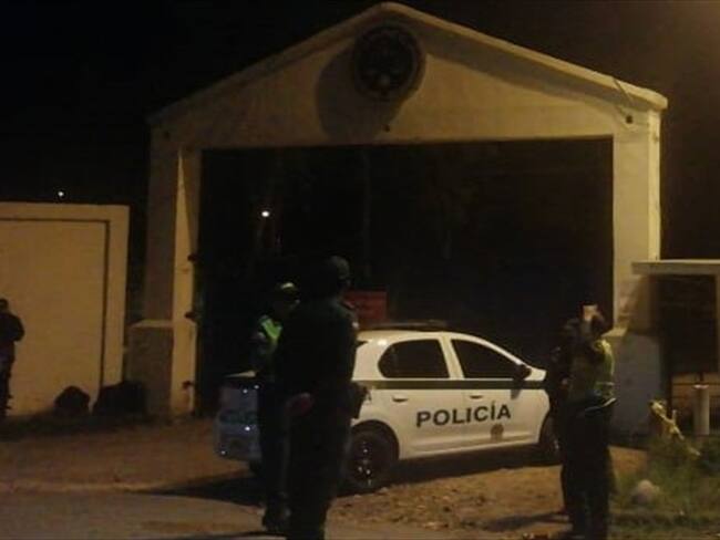 Uniformados de la Policía y el Ejército se desplazaron a la zona para garantizar la custodia en los alrededores. Foto: Javier Astaiza