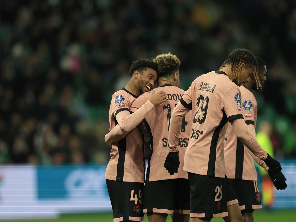 PSG goleó 6-1 en Saint-Etienne y acaricia el título de Ligue 1