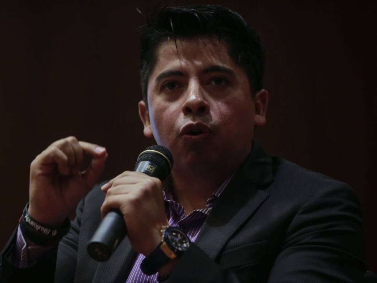 Ariel Ávila cuestiona las compras en Casa de Nariño: no es el cambio que prometimos