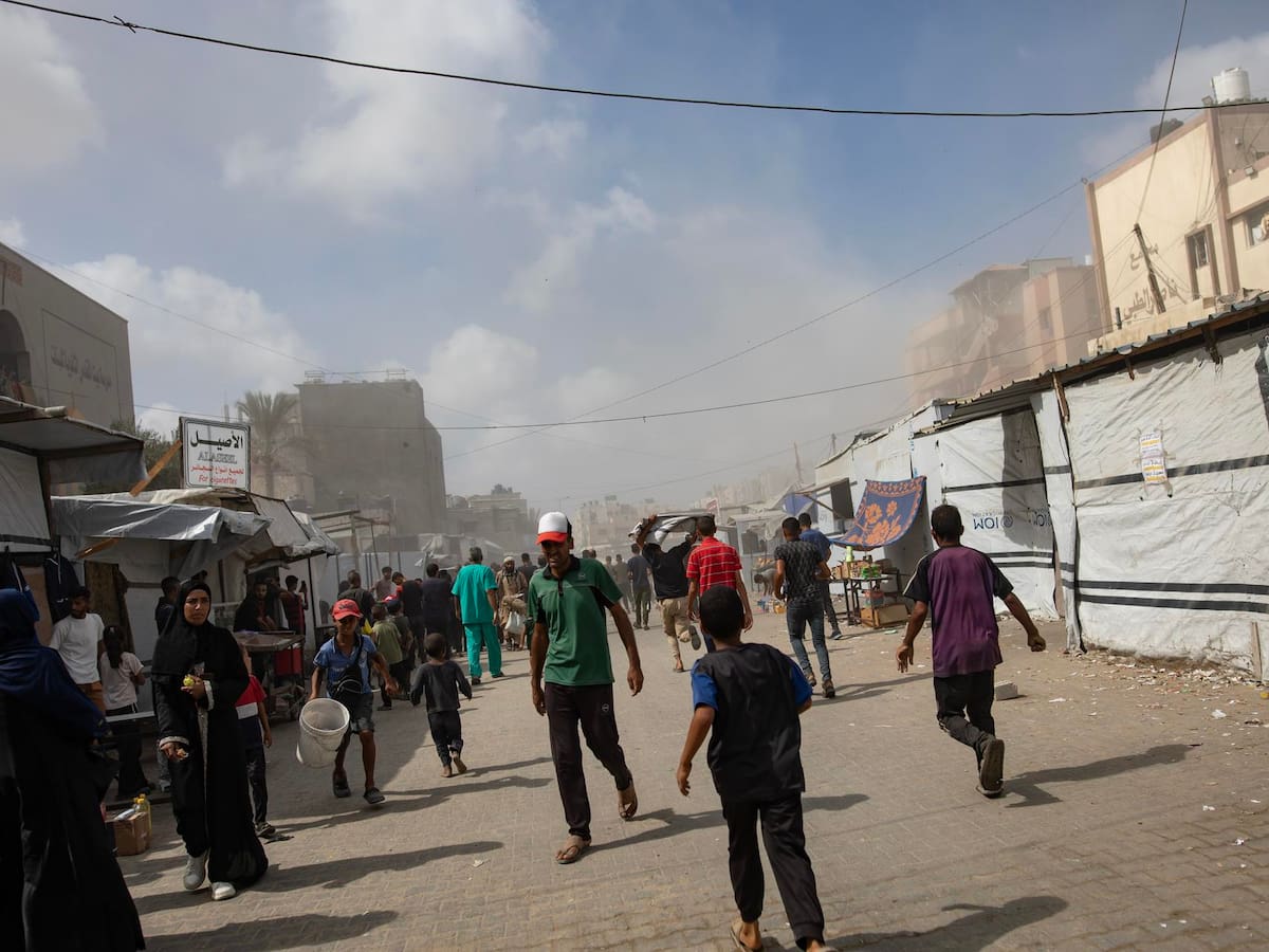 Israel mató en ataque del lunes a 75 gazatíes, 20 en el hospital de Nasser y 17 buscando comida