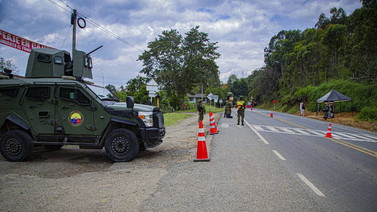 Tras amenaza de cilindro con explosivos, refuerzan seguridad en ejes viales del Valle y Cauca