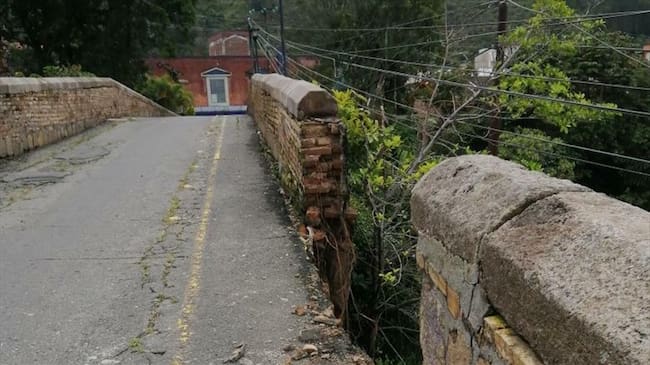 En el año 2015, este puente de arco en ladrillo construido en 1778 fue reconocido por el Ministerio de Cultura como Bien de Interés Cultural . Foto: Juan Esteban Cañar