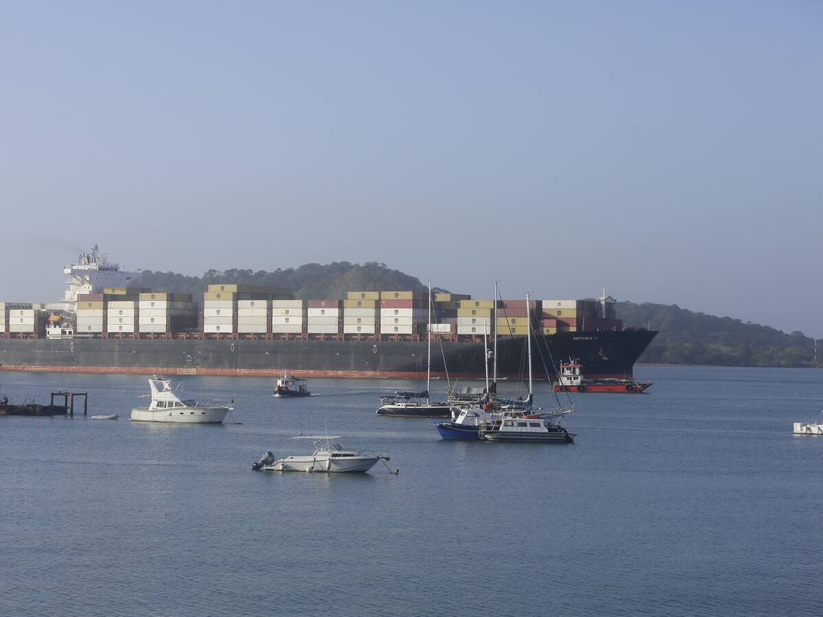 Canal de Panamá niega haber aceptado que buques de EE.UU. no paguen tarifas en la vía