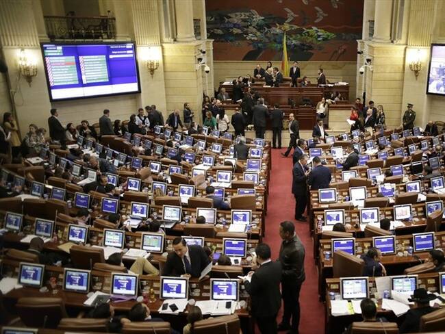 El Ministerio aseguró que facultar al Congreso la decisión de hacer cambios en el Presupuesto podría poner en riesgo la sostenibilidad fiscal de las finanzas públicas. Foto: Colprensa