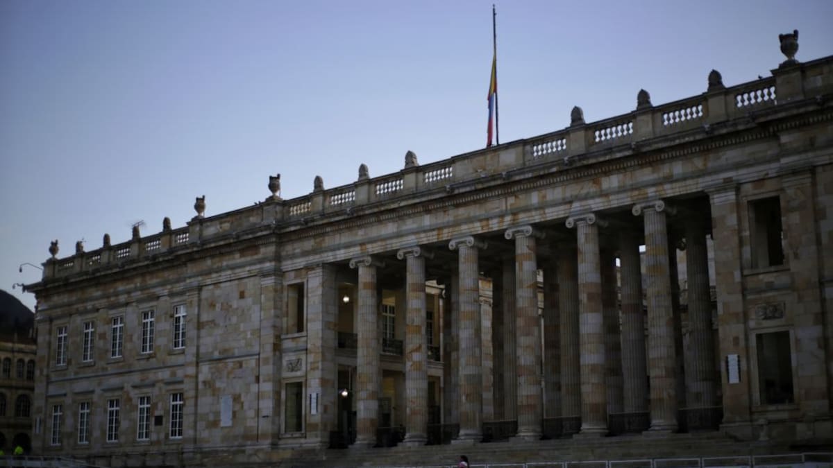 Arrancan charlas entre los partidos para reducir el salario de los congresistas