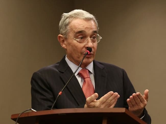 Corte compulsa copias para que se investigue al expresidente Álvaro Uribe