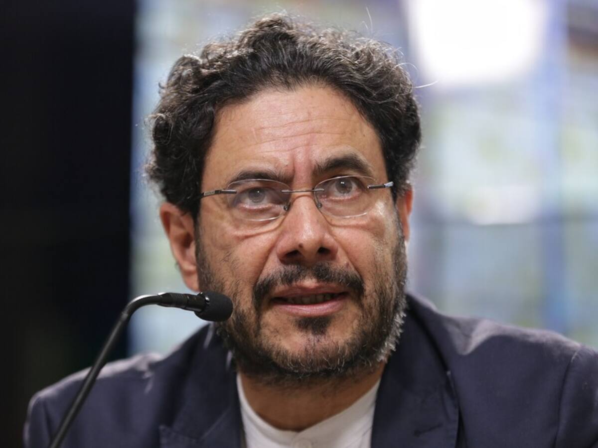 Iván Cepeda retirará proyecto que vuelve delito obstruir la paz, “para precisarlo”