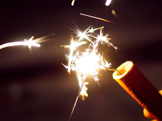 Por su parte, el ICBF adelanta una campaña denominada 'la fiesta eres tú', con la cual persiguen evitar la compra y quema de explosivos por parte de los menores. Foto: Getty Images