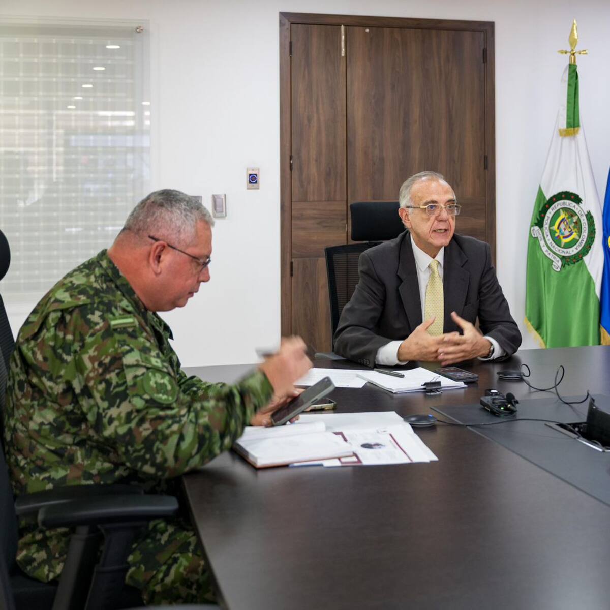 MinDefensa dice que disidencias presionan con atentados por suspensión de cese al fuego