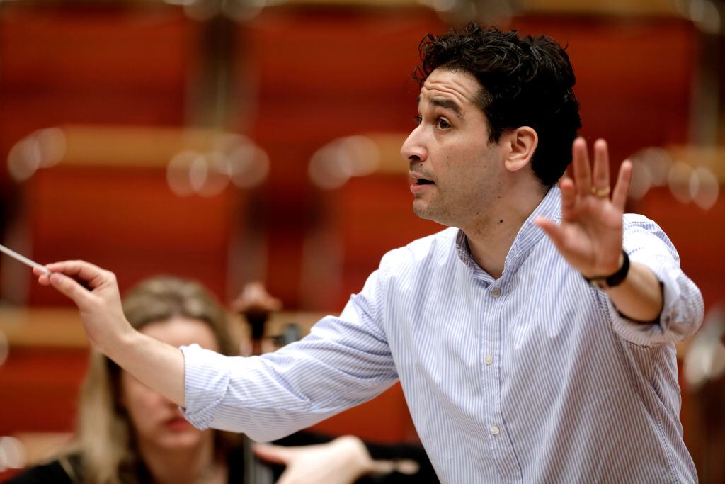 Andrés Orozco-Estrada dimite como director titular de la Orquesta Sinfónica de Viena. Foto: Brill/ullstein bild vía Getty Images.