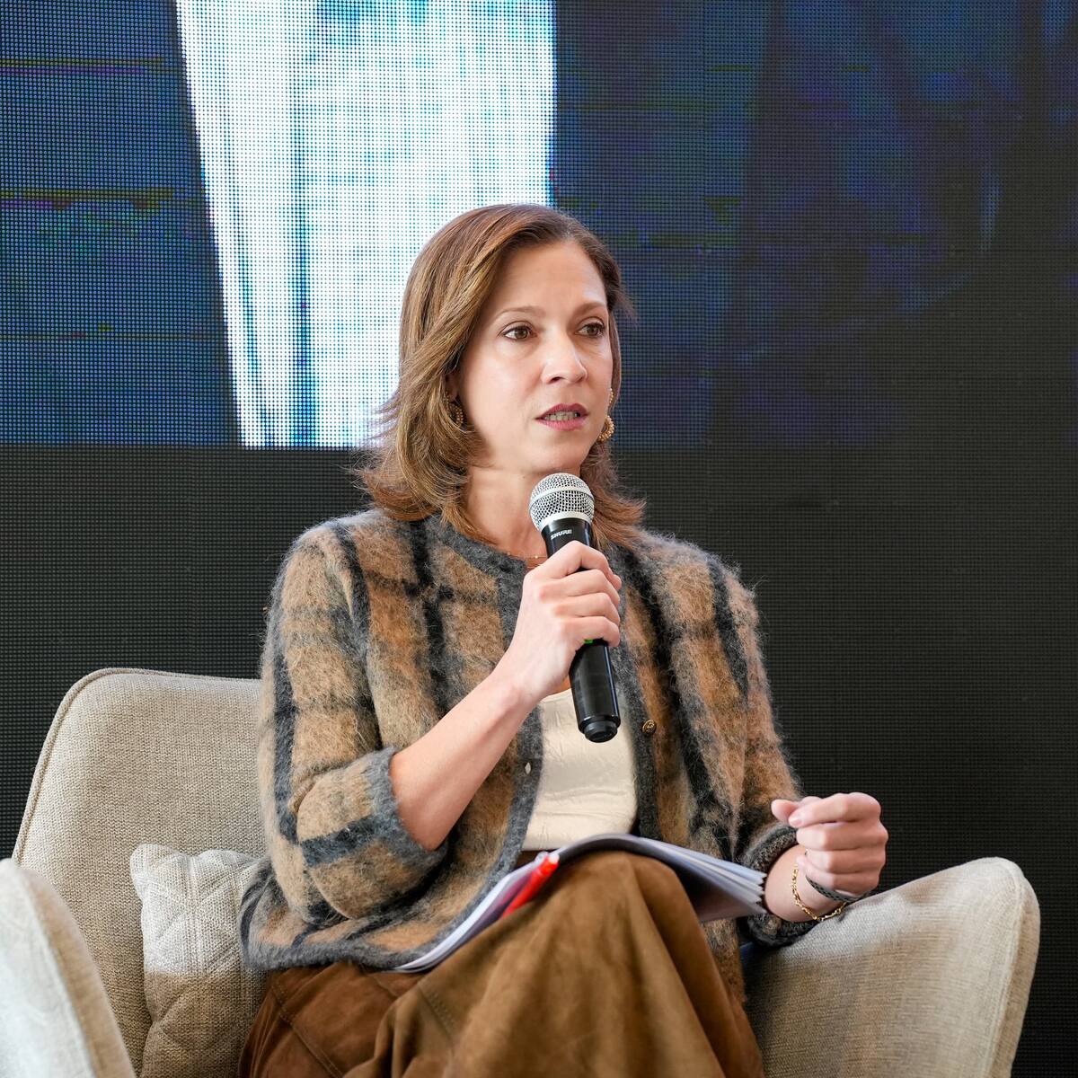 “Colombia debe tener una política exterior pragmática con EE.UU”: María Claudia Lacouture