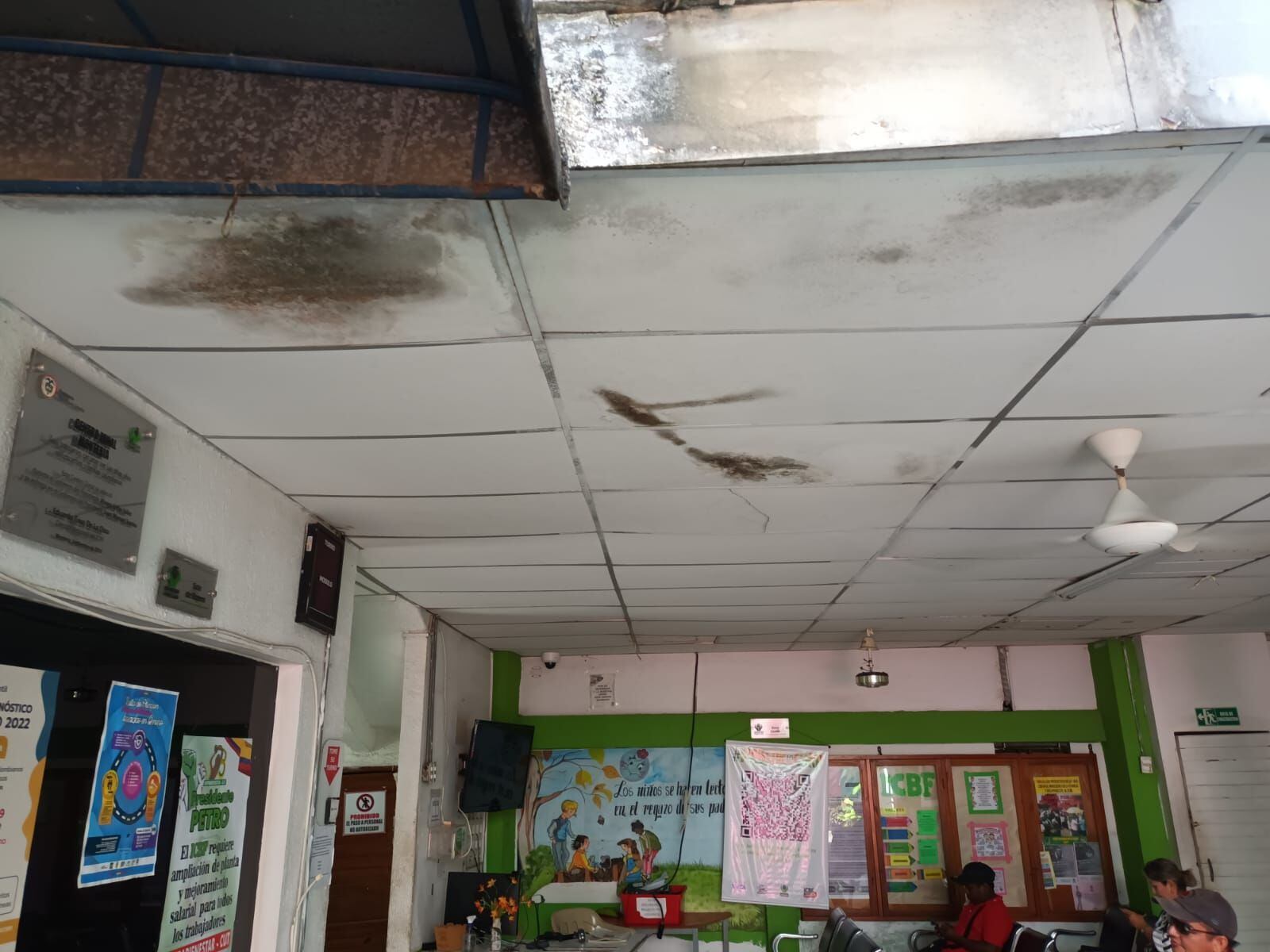 Trabajadores del Icbf alertan por deterioro de oficinas y hacinamiento en Montería. Foto: Sintrabienestar.