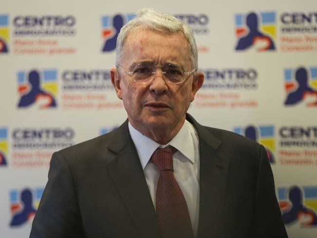 Creador de Matarife tendrá que retractarse por difamar al expresidente Uribe