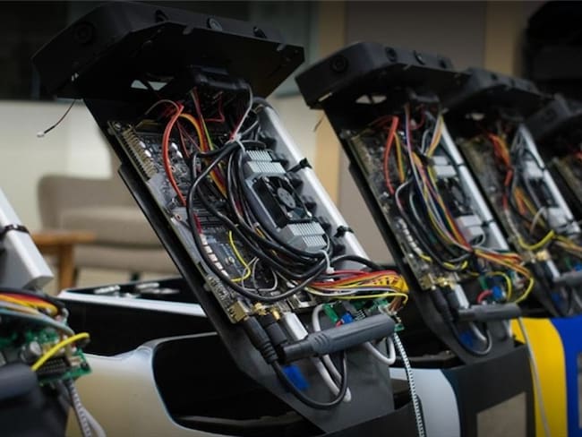 Los emprendedores colombianos que hacen entregas a domicilio por medio de robots
