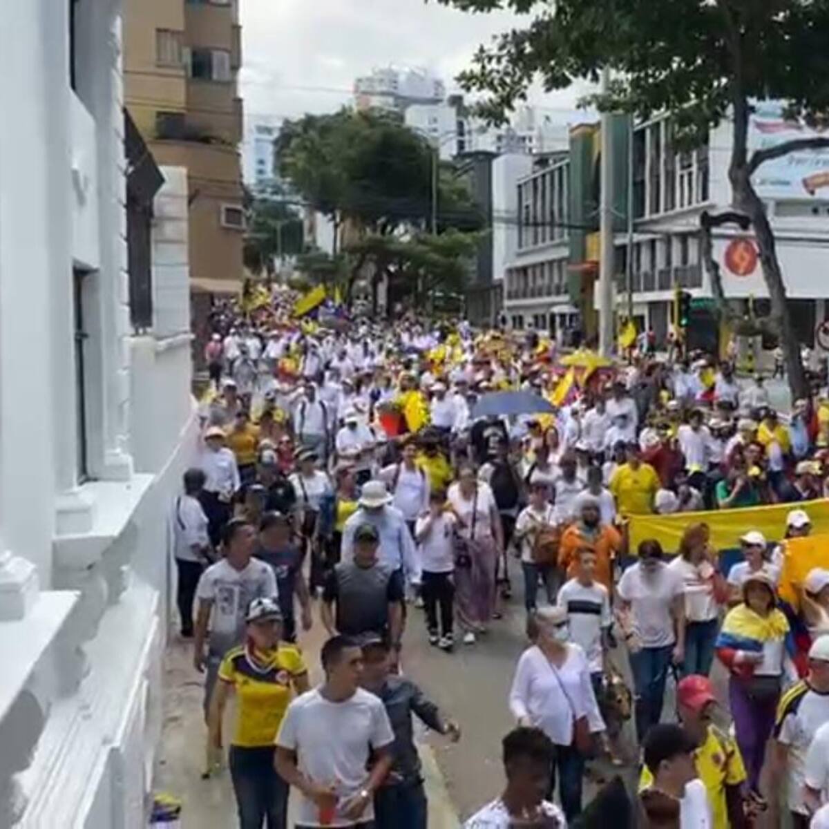 Masiva participación de los bumangueses en la marcha de la oposición