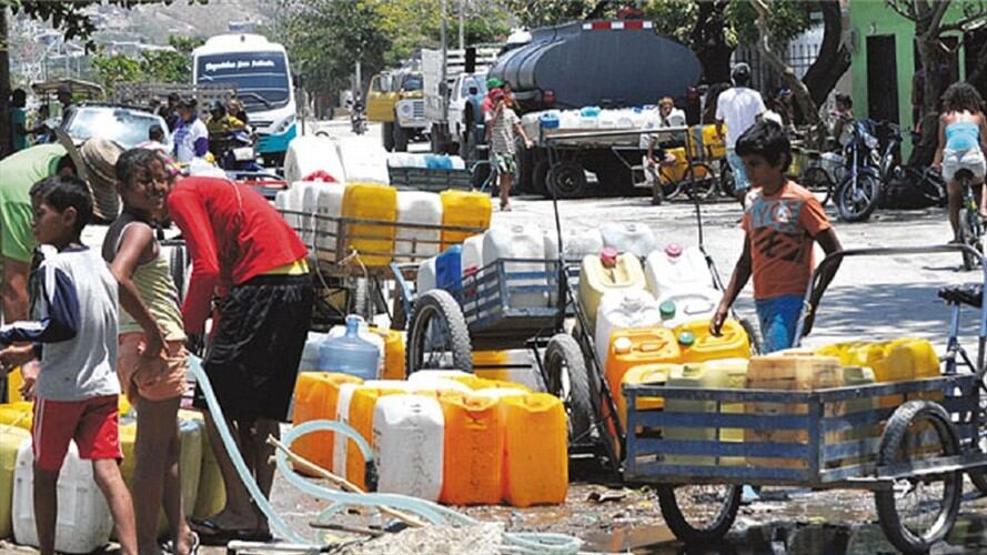 En 2014, Santa Marta vivió una de las peores crisis de abastecimiento de agua potable. Foto: Colprensa