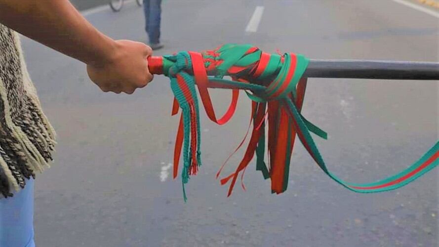 Por ahora, la carretera internacional sigue cerrada y este lunes se realizará una asamblea en Tunía . Foto: Cric