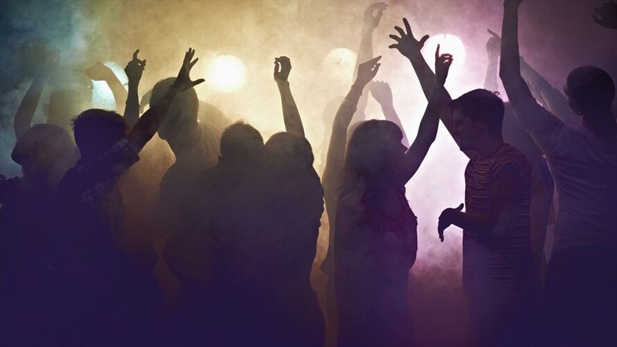 Los asistentes al evento no tenían ningún cuidado de bioseguridad.. Foto: Getty Images