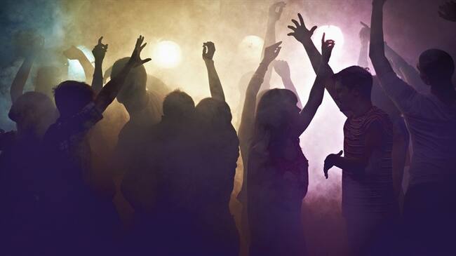 Los asistentes al evento no tenían ningún cuidado de bioseguridad.. Foto: Getty Images