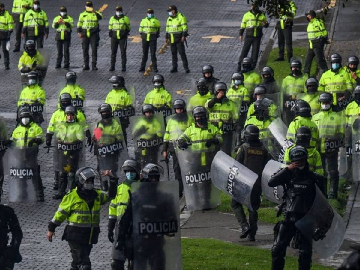 ¿Está permitido grabar un procedimiento policial en Colombia?