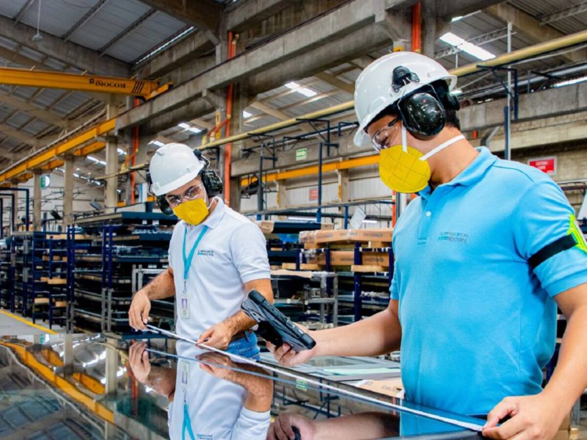 Tecnoglass le sigue apuntando a reducir su huella de carbono