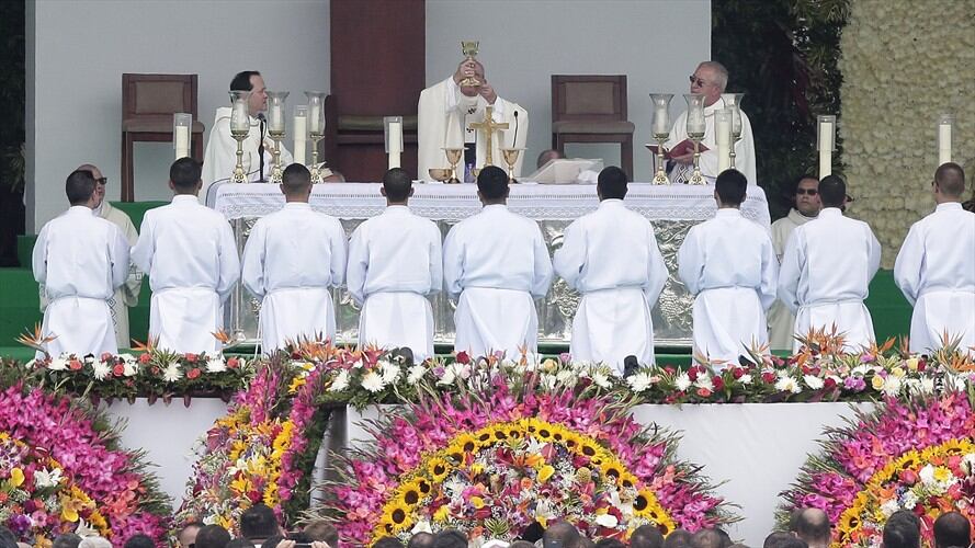 Momento de la elevación, iglésia católica. Foto: Colprensa