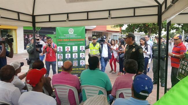 La Policía Nacional ofrece hasta tres millones de pesos por información que permita la captura de estos individuos. Foto: W Radio