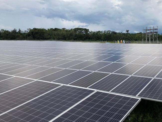 Según el mandatario, este proyecto de Ecopetrol y AES Colombia evitará la emisión de 154.000 toneladas de dióxido de carbono, equivalente a la siembra de 16.200 árboles.. Foto: W Radio