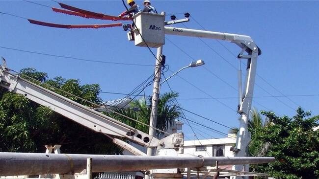 Mediante su cuenta de twitter, el alcalde de Barranquilla Alejandro Char se refirió al anuncio del Ministro de Hacienda Alberto Carrasquilla sobre el aumento en las tarifas de energía. Foto: Colprensa