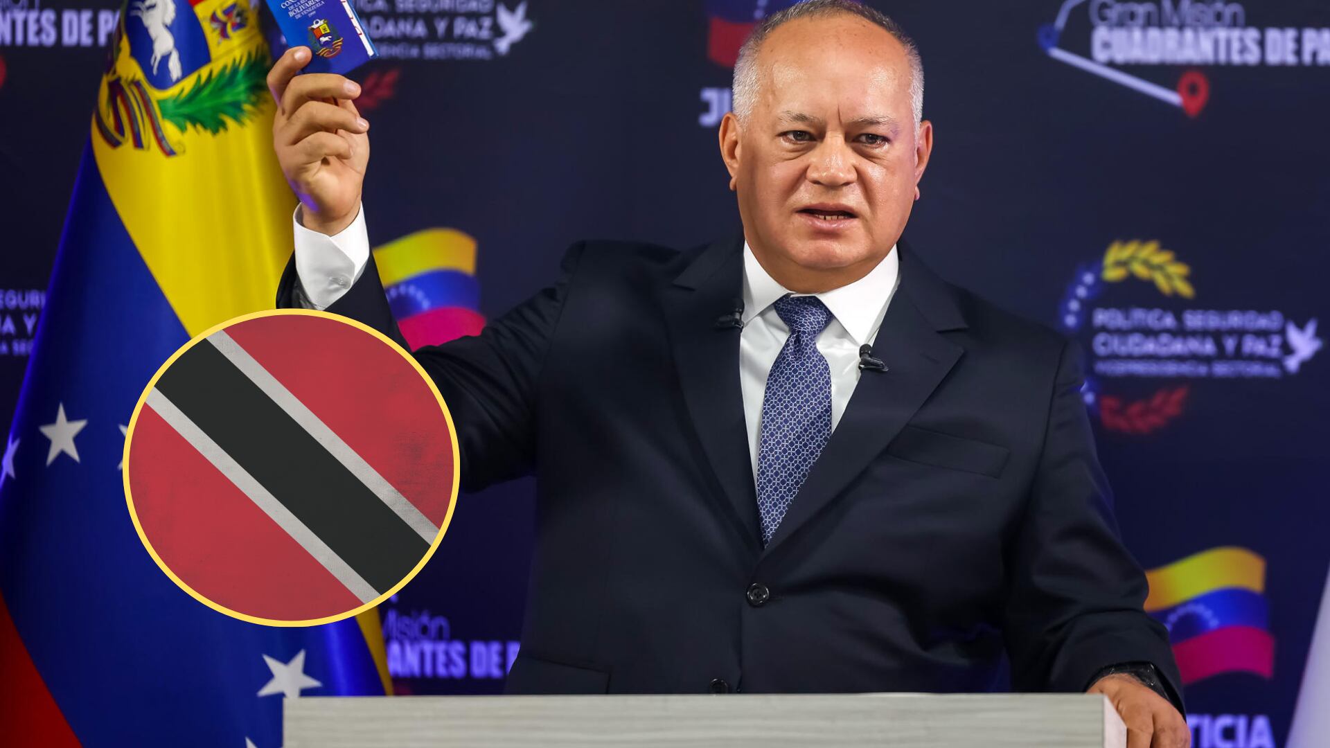 Diosdado Cabello y bandera Trinidad y Tobago. Foto: EFE/ Miguel Gutierrez/ Getty Images