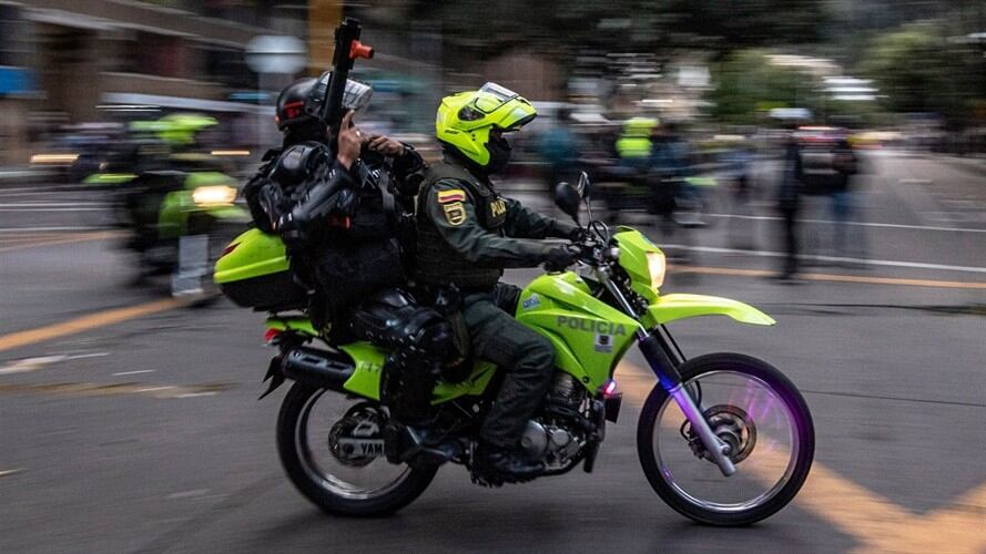 El patrullero Gutiérrez es señalado como presunto responsable del homicidio de dos civiles cerca al CAI Rincón, en la localidad de Suba. Foto: Getty Images / JUAN BARRETO
