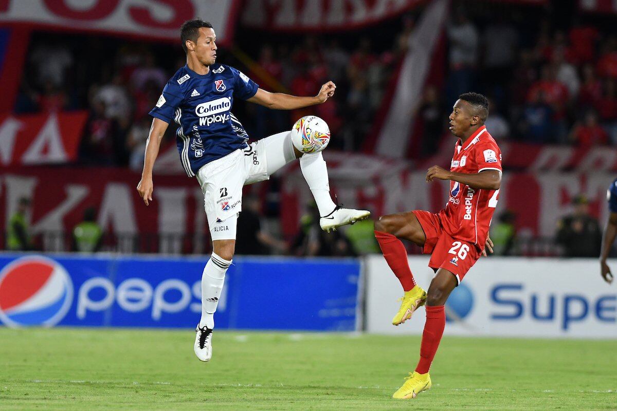 Daniel Ricaurte y Esneyder Mena. Independiente Medellín vs América de Cali, cuadrangulares semifinales liga colombiana 2022-ll. Foto: Dimayor