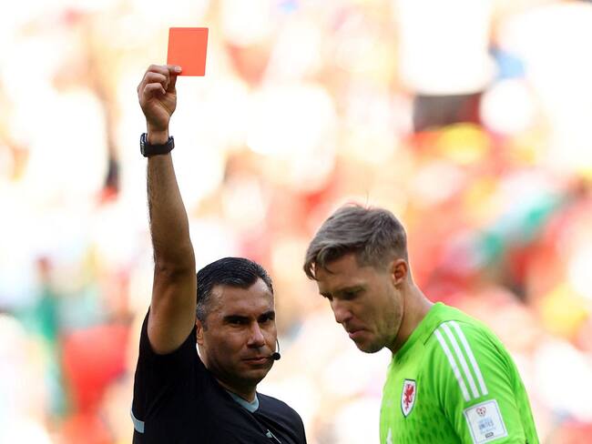 Imagen de referencia de tarjeta roja. Foto: Getty Images.