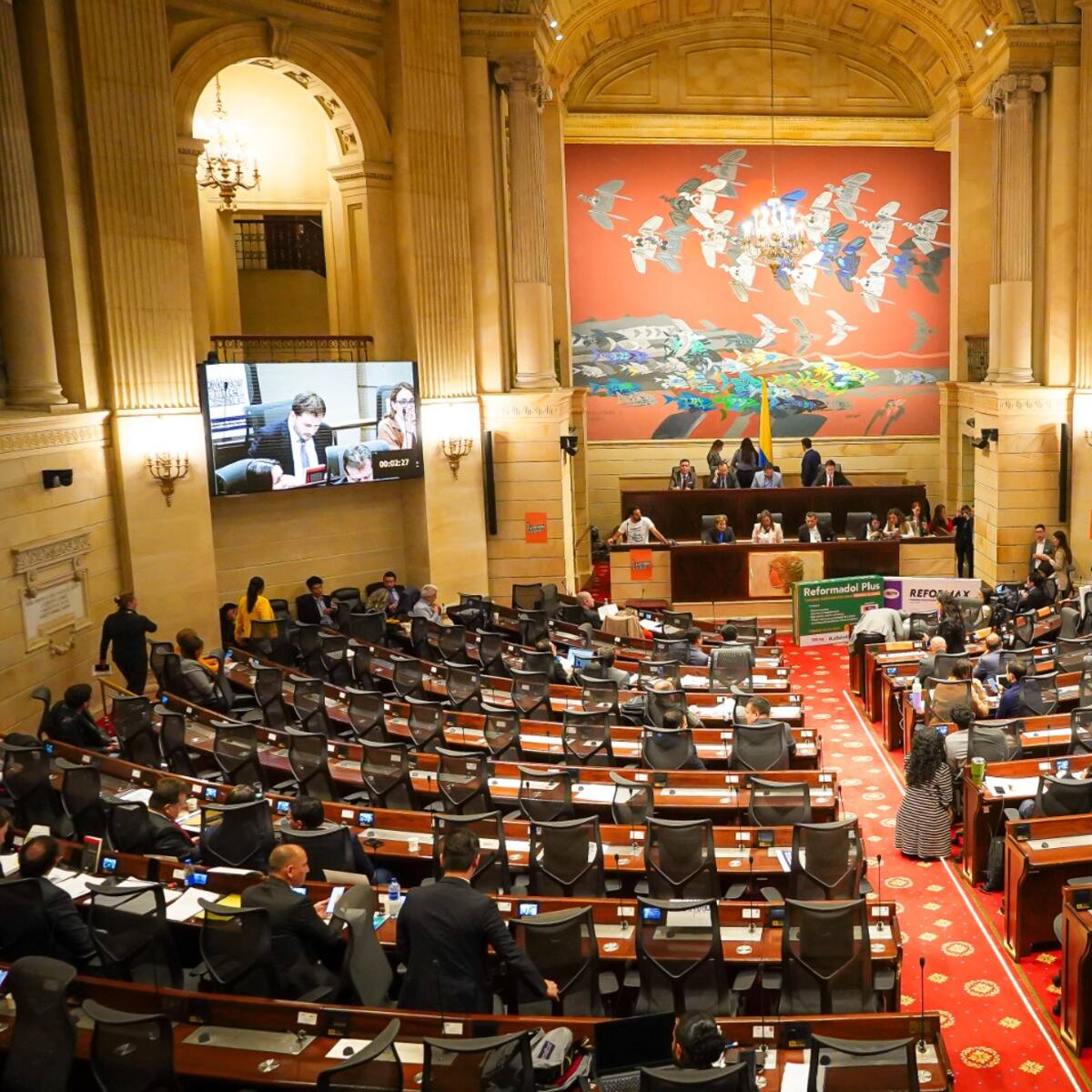 Gobierno Petro gana primer pulso: aprueban ponencia positiva de reforma a la salud