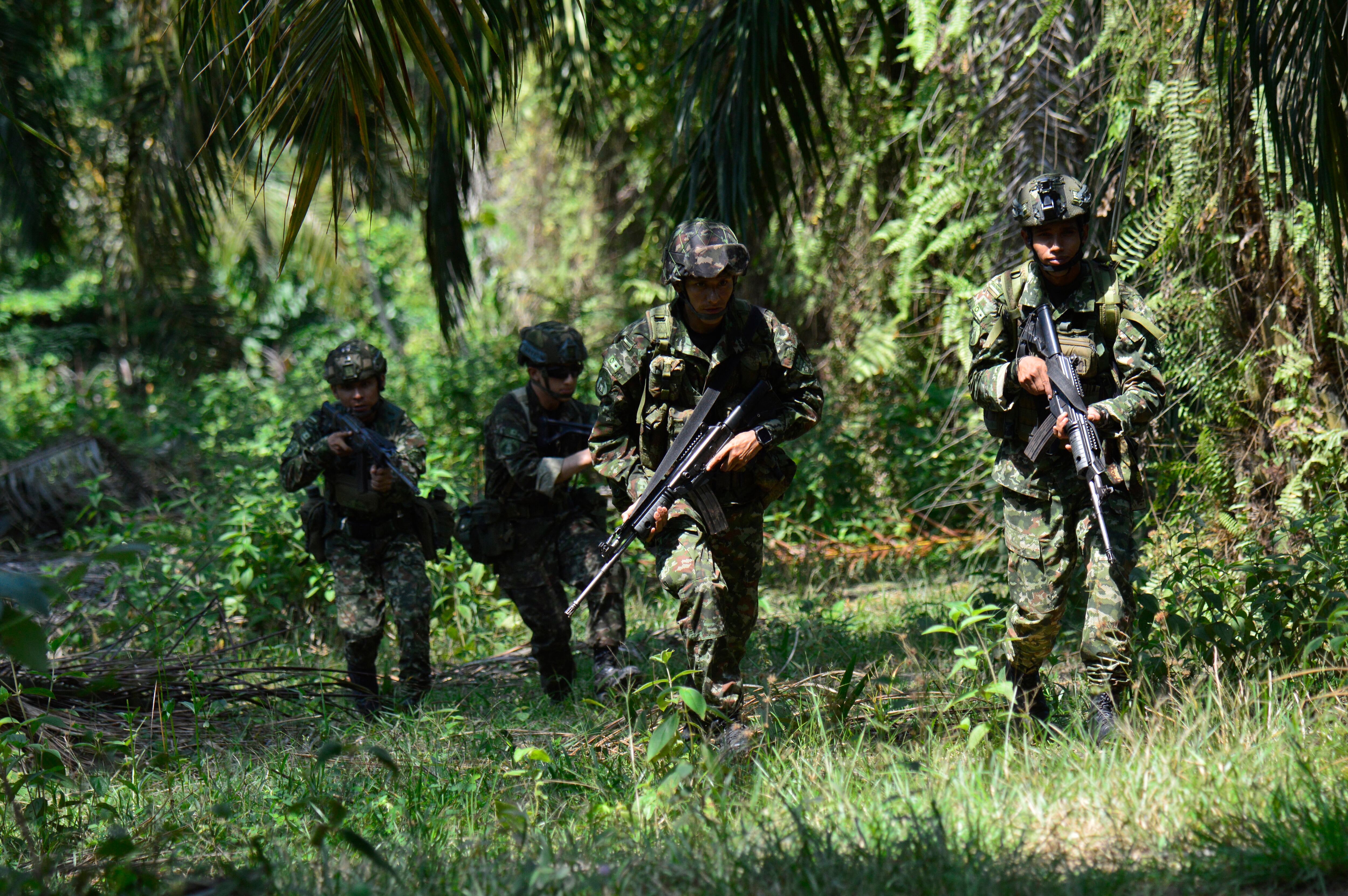 Imagen de referencia del Ejército colombiano movilizándose. (SCHNEYDER MENDOZA/AFP vía Getty Images)