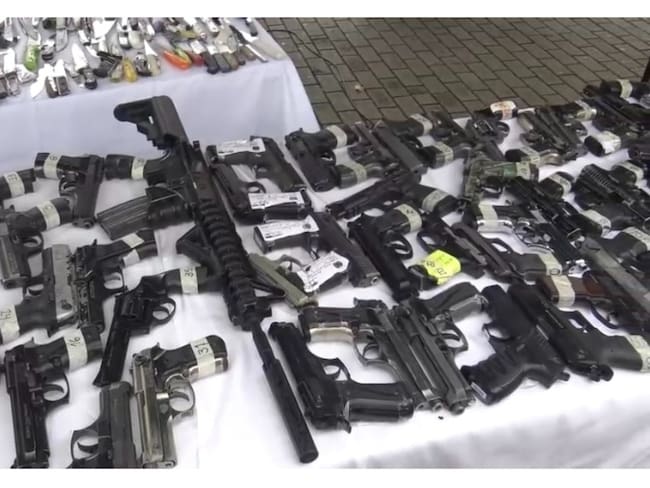 Incautación de armas blancas y traumática en Pereira / Foto: Policía Metropolitana de Pereira