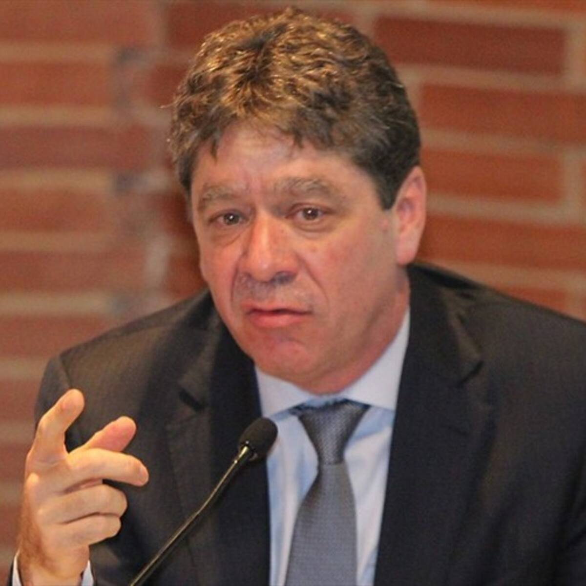 Más que criticar la reforma quiero darle elementos de juicio al Gobierno: Mac Master