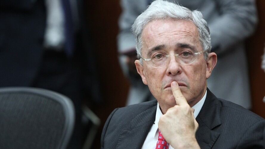 Álvaro Uribe volvió a rechazar la unificación de los periodos de alcaldes y gobernadores y la ampliación de su periodo hasta 2022. Foto: Colprensa